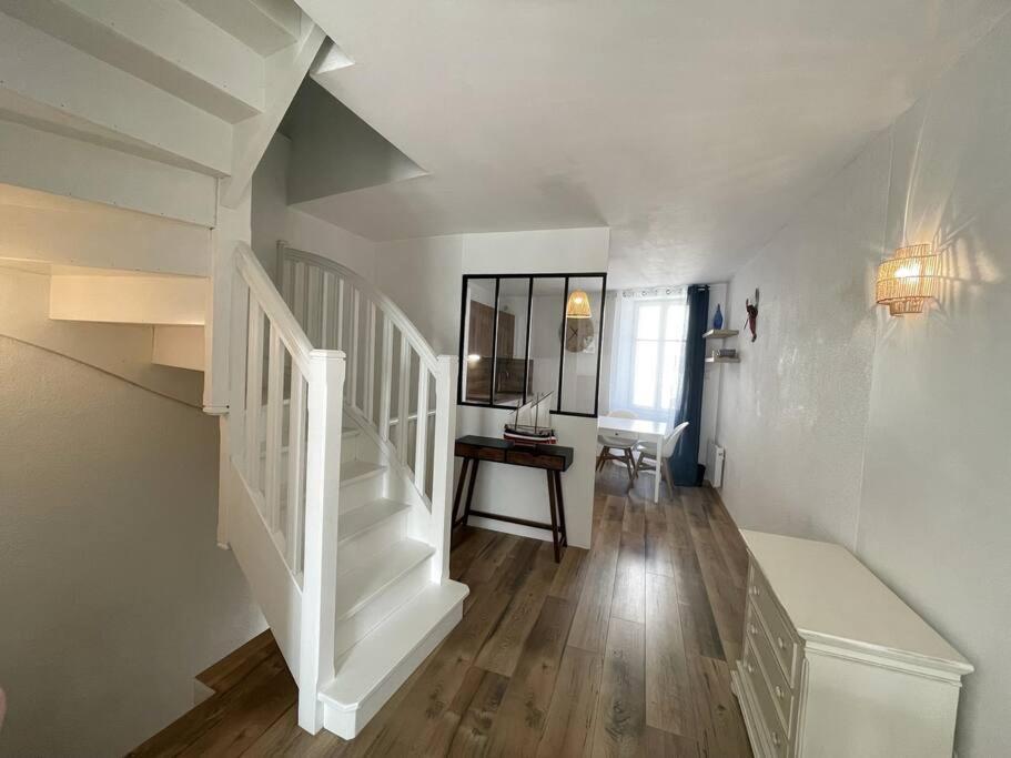 Charmante Maison Au Village Gruissan Esterno foto